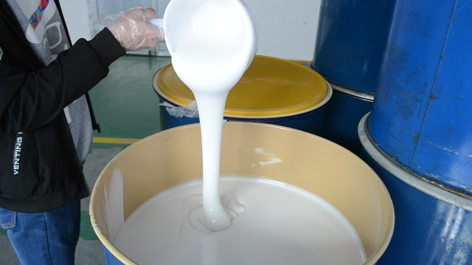 选购模具硅胶如何适应小批量与大批量生产的灵活需求？